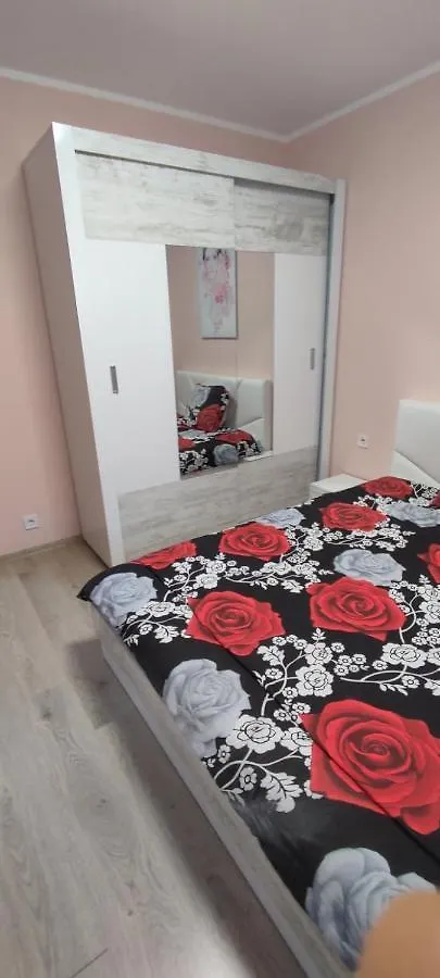 Luxury And Stylish Apartmen, Metro Station Obelya location