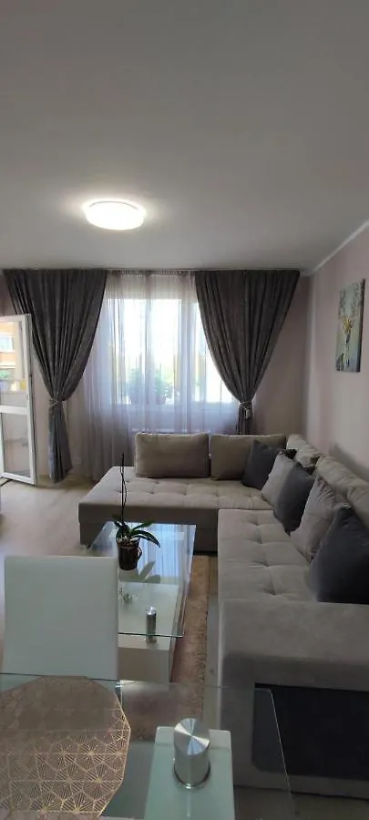 Luxury And Stylish Apartmen, Metro Station Obelya Sofia Apartment